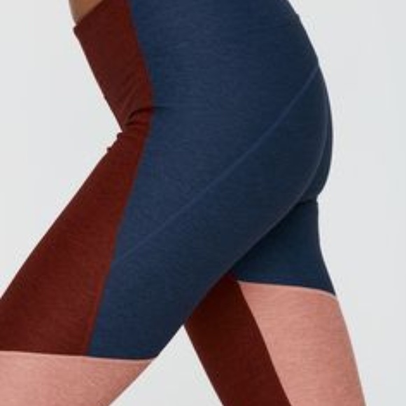 ISO Outdoor Voices Tri-Tone 7/8 Legging